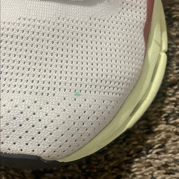 On Running Cloudnova White Limelight - Picture 9 of 9